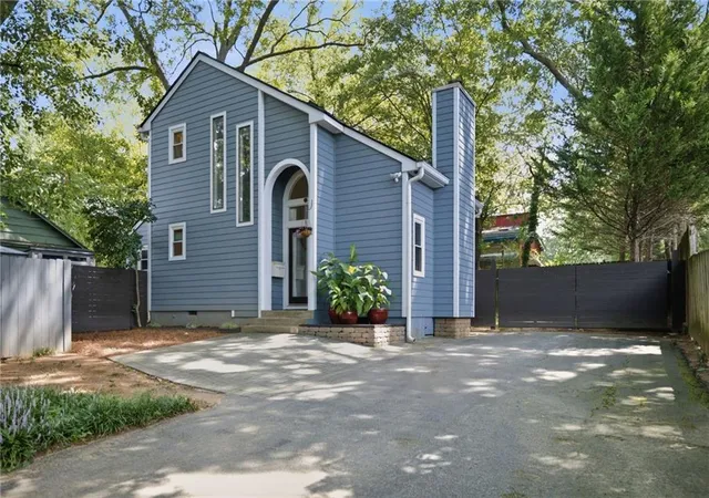 Photo 2 of Single family home for sale at 505 Oakdale Rd NE, Atlanta, GA 30307 | MLS# 7822557 | Listing updated on 2026-10-05