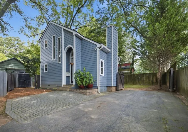 Photo 3 of Single family home for sale at 505 Oakdale Rd NE, Atlanta, GA 30307 | MLS# 7822557 | Listing updated on 2026-10-05