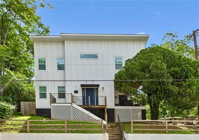 Photo 1 of Single family home for sale at 984 Mcdaniel St Sw, Atlanta, GA 30310 | MLS# 7834983 | Listing updated on 2026-09-14