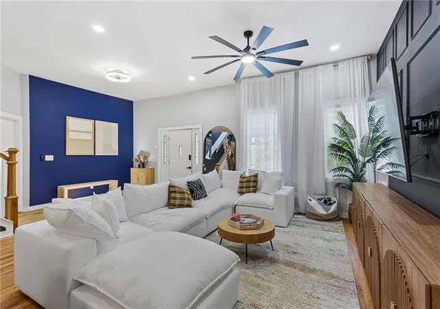Photo 4 of Single family home for sale at 984 Mcdaniel St SW, Atlanta, GA 30310 | MLS# 7834983 | Listing updated on 2026-09-14