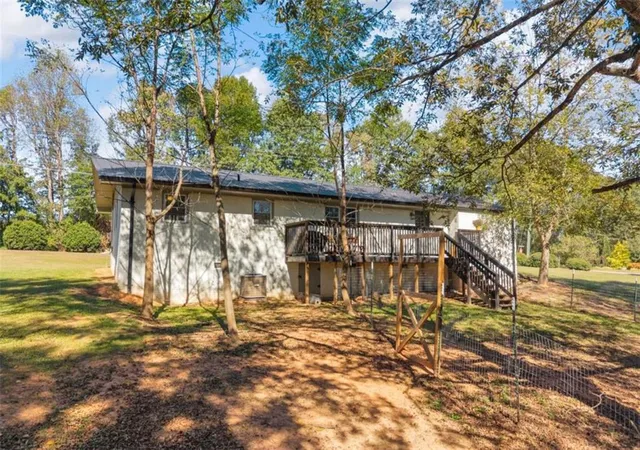 Photo 3 of Single family home for sale at 2632 Oak Valley Rd, Toccoa, GA 30577 | MLS# 7858769 | Listing updated on 2026-10-25