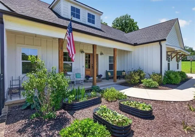 Photo 2 of Single family home for sale at 14402 Fincher Rd, Canton, GA 30114 | MLS# 7831631 | Listing updated on 2026-10-19