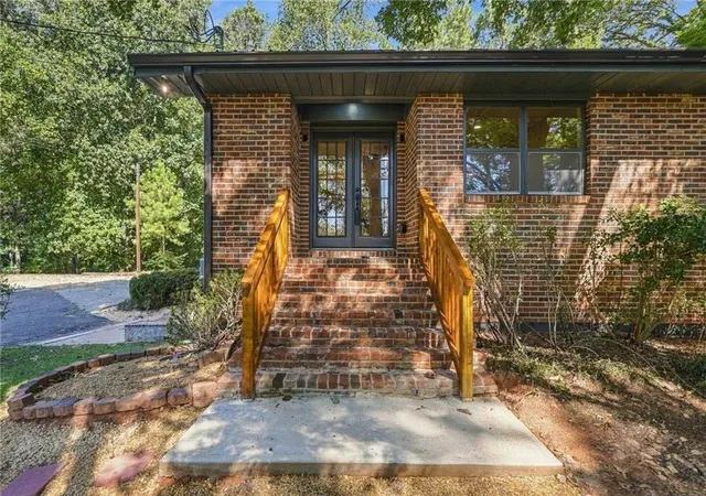 Photo 2 of Single family home for sale at 142 Ann Dr, Canton, GA 30114 | MLS# 7838237 | Listing updated on 2026-09-19