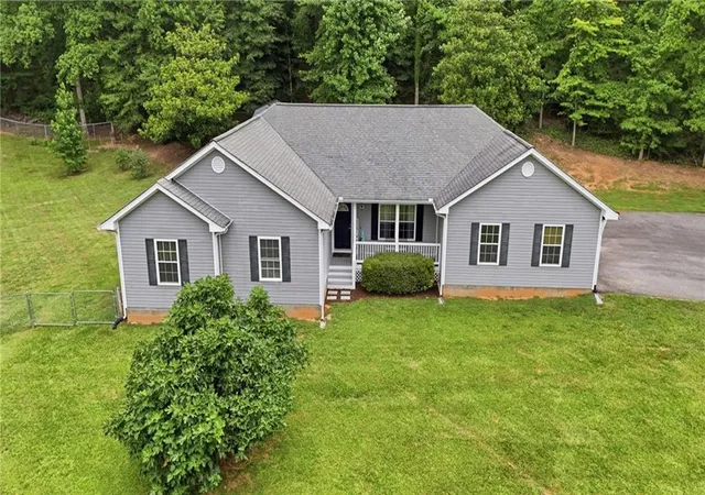 Photo 1 of Single family home for sale at 980 Falls Rd, Toccoa, GA 30577 | MLS# 7831613 | Listing updated on 2026-09-03