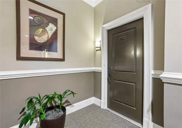 Listing Photo 1 - Condo for sale in building located at 3635 E Paces Cir Ne, Atlanta, GA 30326 - Unit #1419