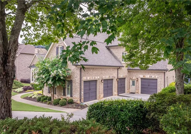 Photo 3 of Single family home for sale at 2610 Flint Crk Dr, Cumming, GA 30041 | MLS# 7849116 | Listing updated on 2026-10-24
