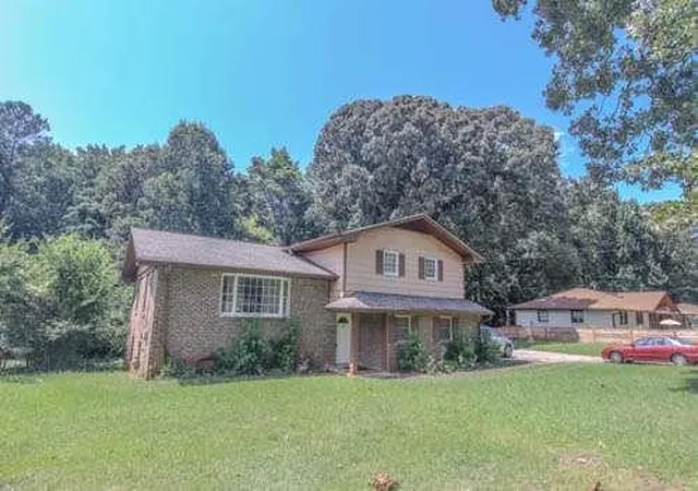 Photo 3 of Single family home for sale at 434 Mountain Park Trl, Stone Mountain, GA 30087 | MLS# 7831166 | Listing updated on 2026-09-17