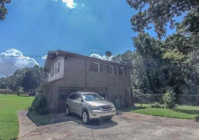Photo 3 of Single family home for sale at 434 Mountain Park Trl, Stone Mountain, GA 30087 | MLS# 7831166 | Listing updated on 2026-09-17