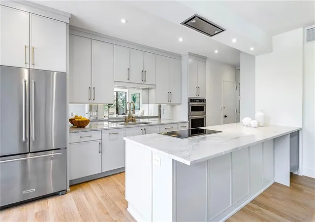 Photo 2 of Condo for sale at 2575 Peachtree Rd Ne #6G, Atlanta, GA 30305 | MLS# 7742953 | Listing updated on 2026-09-04