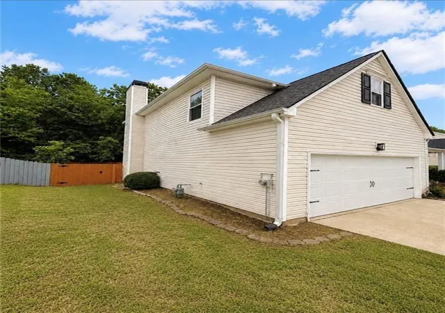 Photo 2 of Single family home for sale at 2162 Fall Crk Landing, Loganville, GA 30052 | MLS# 7818475 | Listing updated on 2026-09-02