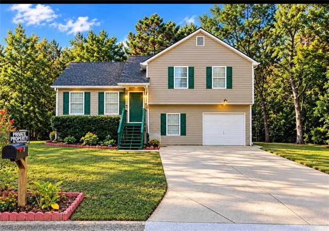 Photo 1 of Single family home for sale at 330 Kendall Ln, Carrollton, GA 30116 | MLS# 7857206 | Listing updated on 2026-10-22