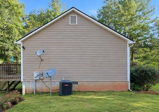 Photo 2 of Single family home for sale at 330 Kendall Ln, Carrollton, GA 30116 | MLS# 7857206 | Listing updated on 2026-10-22