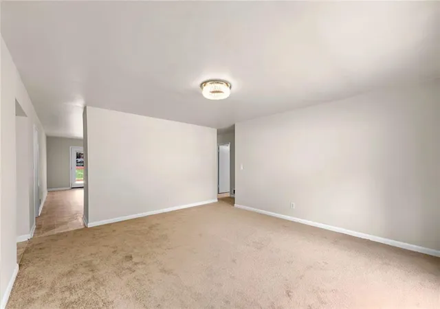 Photo 4 of Single family home for sale at 565 Wavelyn Way, Riverdale, GA 30274 | MLS# 7810978 | Listing updated on 2026-10-30