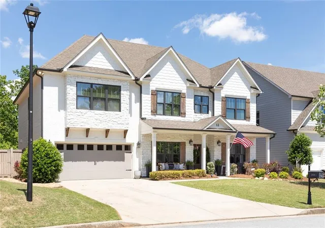 Photo 2 of Single family home for sale at 12 Creekview Dr Se, Cartersville, GA 30120 | MLS# 7832808 | Listing updated on 2026-09-11
