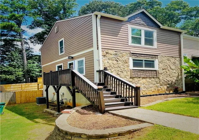 Photo 2 of Townhouse for sale at 1330 Ridgecrest Ln Se, Smyrna, GA 30080 | MLS# 7833036 | Listing updated on 2026-09-05