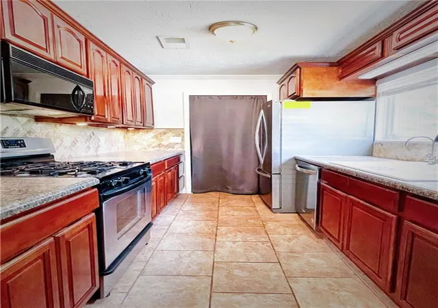 Photo 3 of Townhouse for sale at 1330 Ridgecrest Ln Se, Smyrna, GA 30080 | MLS# 7833036 | Listing updated on 2026-09-05