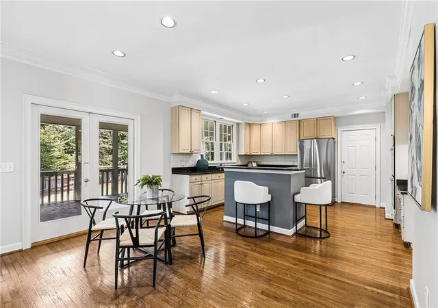Photo 3 of Sale Pending at 6079 Poplar Blf Cir, Peachtree Corners, GA 30092 | MLS# 7837586 | Listing updated on 2026-09-28
