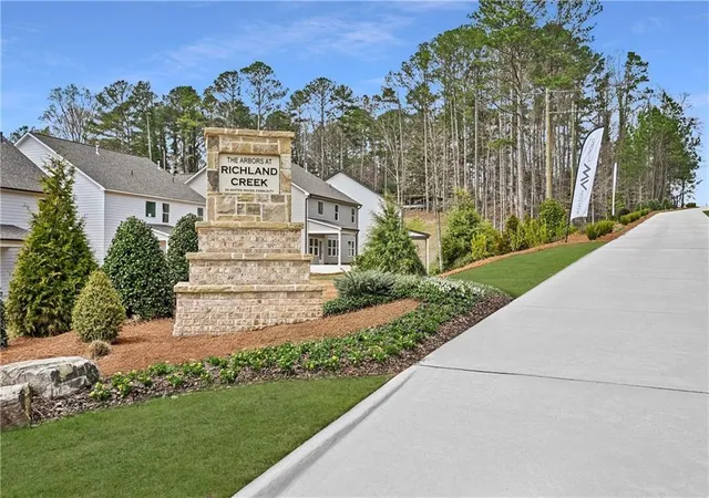 Photo 4 of Single family home for sale at 6255 Kismet Rd, Buford, GA 30518 | MLS# 7844212 | Listing updated on 2026-09-25
