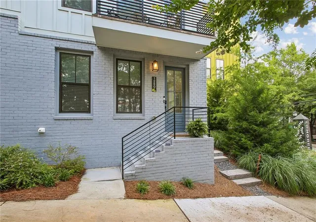 Photo 2 of Townhouse for sale at 1280 Longreen Ter Nw, Atlanta, GA 30318 | MLS# 7827810 | Listing updated on 2026-09-09