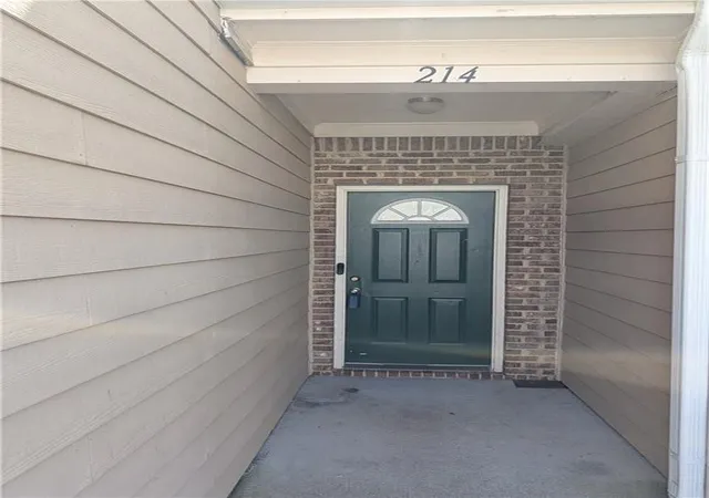 Photo 2 of Townhouse for sale at 214 Oakland Hills Way, Lawrenceville, GA 30044 | MLS# 7836370 | Listing updated on 2026-10-08