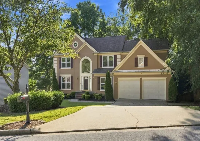 Photo 1 of Single family home for sale at 425 Fairford Ln, Johns Creek, GA 30097 | MLS# 7832900 | Listing updated on 2026-09-05
