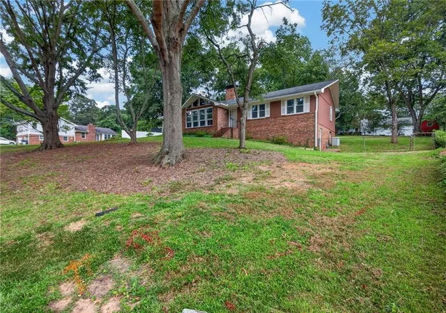 Photo 4 of Sale Pending at 90 Burnett Way, Alpharetta, GA 30009 | MLS# 7828844 | Listing updated on 2026-09-08
