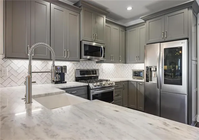 Photo 4 of Townhouse for sale at 1365 Memorial Dr #2, Atlanta, GA 30317 | MLS# 7838716 | Listing updated on 2026-09-22