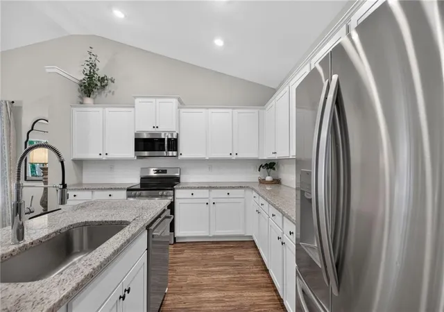 Photo 4 of Single family home for sale at 432 Clematis Ct, Temple, GA 30179 | MLS# 7841452 | Listing updated on 2026-09-25