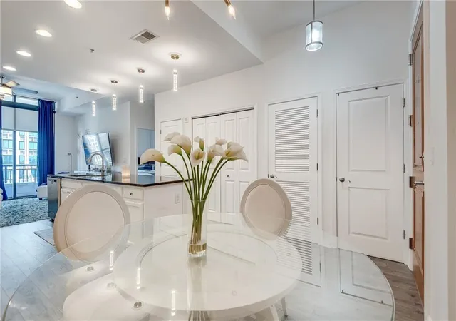 Photo 1 of Condo for sale at 3040 Peachtree Rd NW #1602, Atlanta, GA 30305 | MLS# 7831614 | Listing updated on 2026-09-30