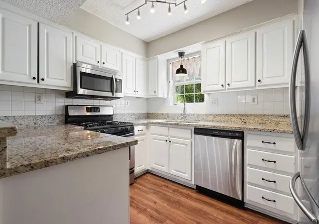 Photo 2 of Condo for sale at 551 Summit Ln SW, Marietta, GA 30008 | MLS# 7858262 | Listing updated on 2026-10-30