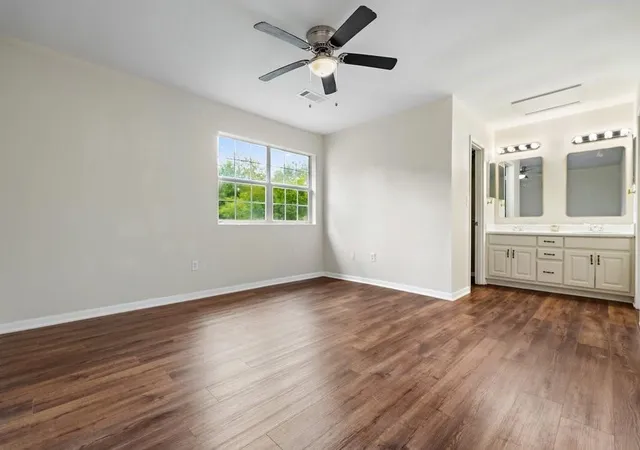 Photo 3 of Condo for sale at 551 Summit Ln SW, Marietta, GA 30008 | MLS# 7858262 | Listing updated on 2026-10-30