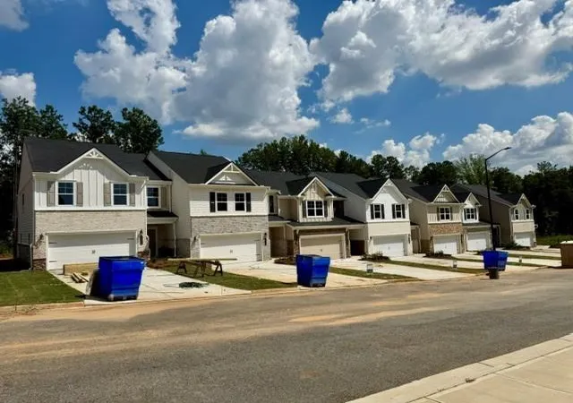 Photo 2 of Townhouse for sale at 1235 Park Ctr Cir, Austell, GA 30168 | MLS# 7792138 | Listing updated on 2026-09-11