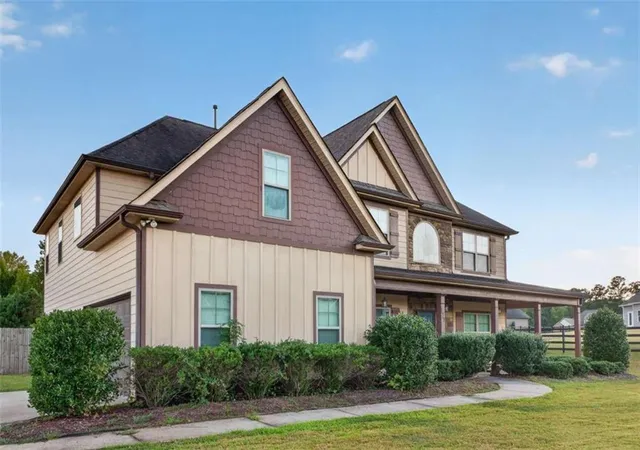 Photo 2 of Single family home for sale at 117 Palomino Dr, Newnan, GA 30265 | MLS# 7836174 | Listing updated on 2026-09-12