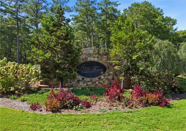 Photo 3 of Single family home for sale at 515 River Forest Dr, Forsyth, GA 31029 | MLS# 7823548 | Listing updated on 2026-09-18