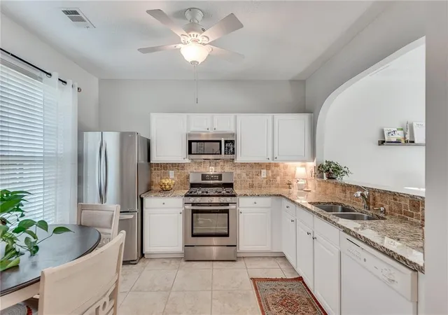 Photo 4 of Condo for sale at 13101 Region Tr, Alpharetta, GA 30004 | MLS# 7830829 | Listing updated on 2026-09-13