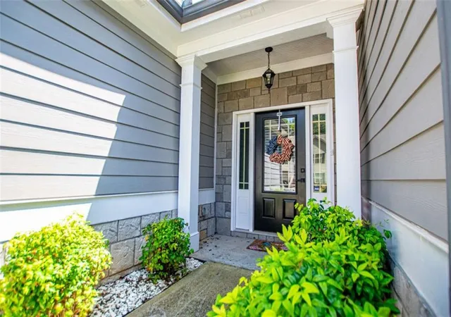 Photo 2 of Single family home for sale at 320 Daffodil Dr, Temple, GA 30179 | MLS# 7830792 | Listing updated on 2026-09-02