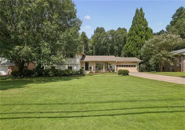 Photo 41 of Single family home for sale at 2756 Fontainebleau Dr, Atlanta, GA 30360 | MLS# 7834576 | Listing updated on 2026-09-13