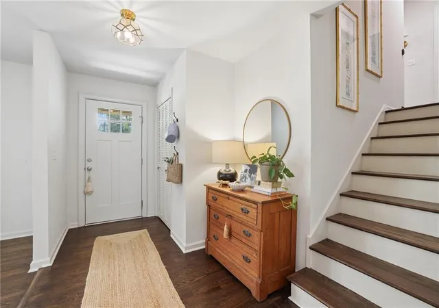 Photo 4 of Single family home for sale at 2756 Fontainebleau Dr, Atlanta, GA 30360 | MLS# 7834576 | Listing updated on 2026-09-13