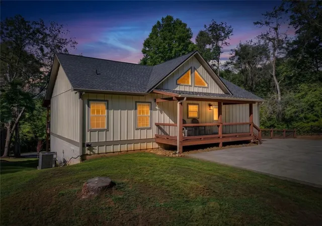 Photo 3 of Sale Pending at 236 Ivy Dr, Ellijay, GA 30540 | MLS# 7833805 | Listing updated on 2026-09-11