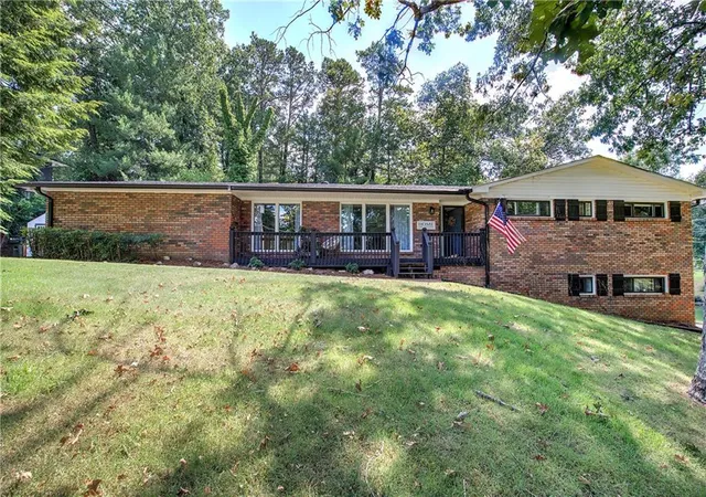 Photo 1 of Single family home for sale at 1717 Rio Vista Dr, Dalton, GA 30720 | MLS# 7838707 | Listing updated on 2026-09-21