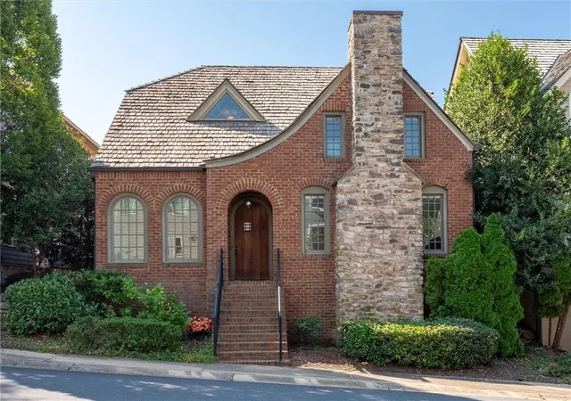 Photo 1 of Single family home for sale at 468 Frasier St Se, Marietta, GA 30060 | MLS# 7824481 | Listing updated on 2026-09-19