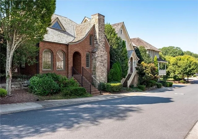Photo 3 of Single family home for sale at 468 Frasier St Se, Marietta, GA 30060 | MLS# 7824481 | Listing updated on 2026-09-19