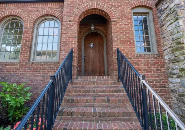 Photo 4 of Single family home for sale at 468 Frasier St SE, Marietta, GA 30060 | MLS# 7824481 | Listing updated on 2026-09-19