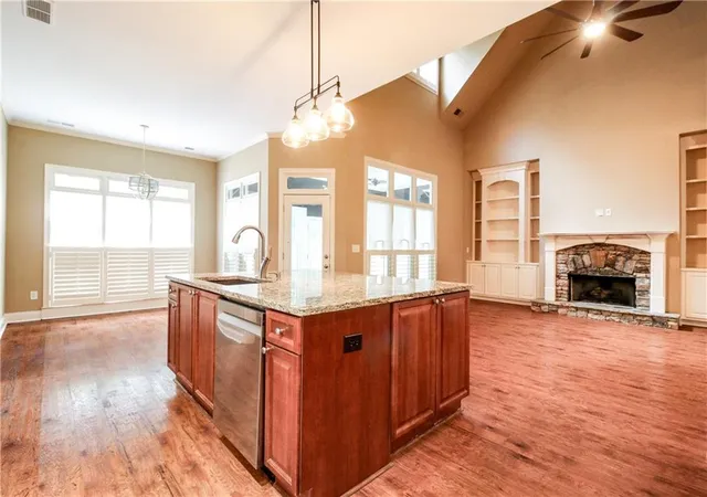 Photo 4 of Single family home for sale at 1676 Tanner Cir NW, Acworth, GA 30101 | MLS# 7849011 | Listing updated on 2026-10-26