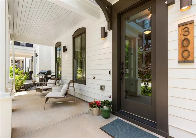 Photo 3 of Single family home for sale at 300 Villa Magnolia Ln, Alpharetta, GA 30009 | MLS# 7842241 | Listing updated on 2026-09-27