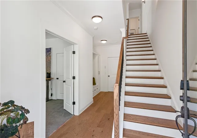 Photo 4 of Single family home for sale at 300 Villa Magnolia Ln, Alpharetta, GA 30009 | MLS# 7842241 | Listing updated on 2026-09-27
