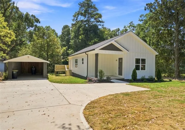 Photo 2 of Single family home for sale at 505 Burnett Fry Rd, Rome, GA 30165 | MLS# 7833767 | Listing updated on 2026-09-07