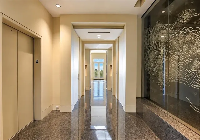 Photo 3 of Condo for sale at 2724 Peachtree Rd Nw #Upper Penthouse, Atlanta, GA 30305 | MLS# 7835153 | Listing updated on 2026-09-17