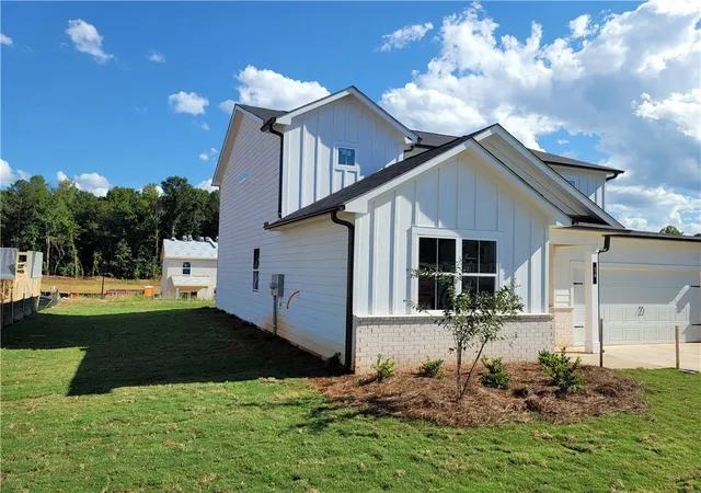 Photo 3 of Sale Pending at 16 Sanborne View Dr, Jefferson, GA 30549 | MLS# 7830819 | Listing updated on 2026-10-07