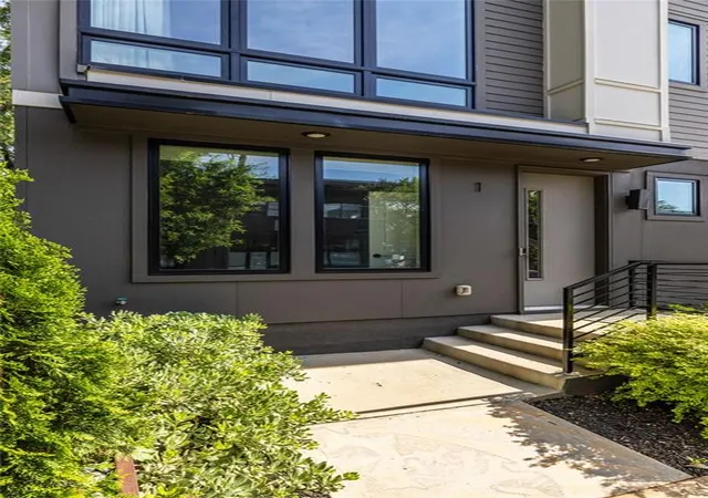 Photo 3 of Townhouse for sale at 1160 Ormewood Ave Se #1, Atlanta, GA 30316 | MLS# 7834639 | Listing updated on 2026-09-14